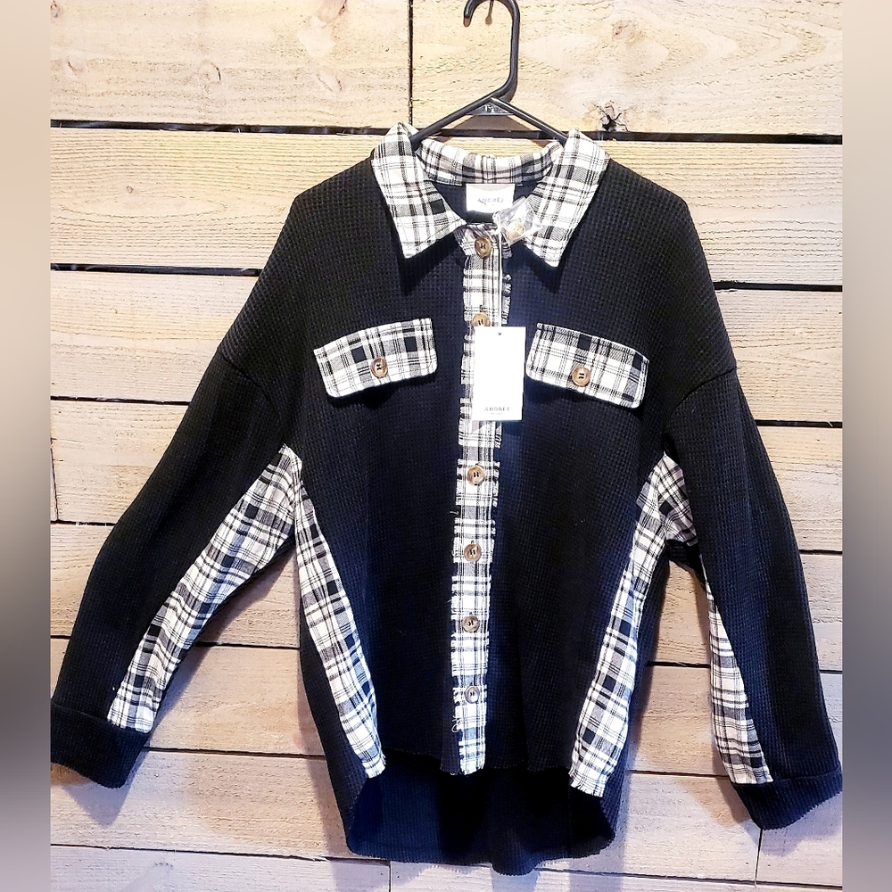 Andree By Unit Black and White Checkered Button Down Shirt